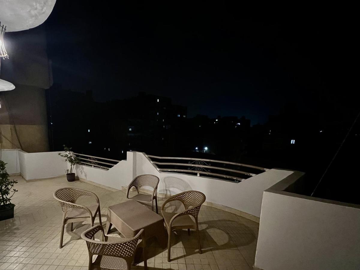 Near The Pyramids Inn Nazlet el-Sisi ภายนอก รูปภาพ